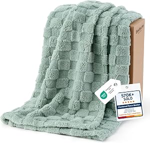 Bedsure GentleSoft Sage Green Throw Blanket for Couch - Checkered Cute Fleece Blankets, So
